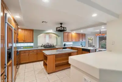 7550 Jacaranda Bay Street, Las Vegas, NV 89139 Kitchen