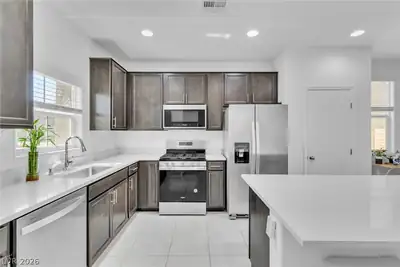 94 Golden Aria Avenue, Henderson, NV 89011 Kitchen