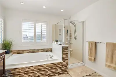 1153 Orphington Court, Henderson, NV 89002 Primary Bathroom
