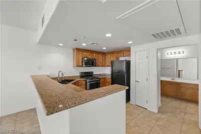 50 Aura De Blanco Street 4201 Kitchen