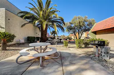 5404 River Glen Drive 362 Patio
