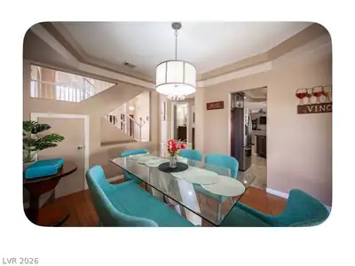 9594 Summer Cypress Street Dining Area
