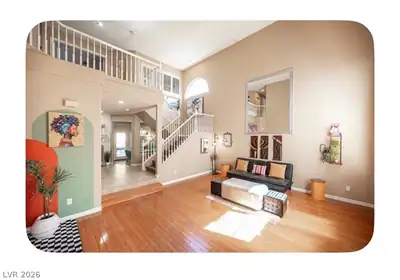 9594 Summer Cypress Street Entry