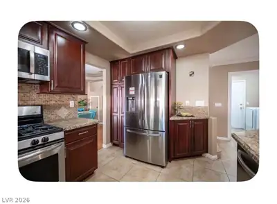 9594 Summer Cypress Street Kitchen