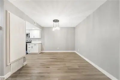 2080 Karen Avenue 49 Dining Area