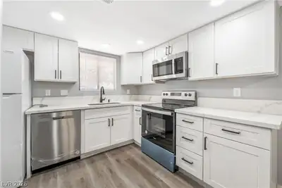 2080 Karen Avenue 49 Kitchen