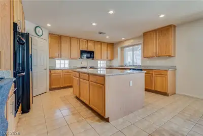 6680 Blue Sapphire Avenue, Las Vegas, NV 89110 Kitchen