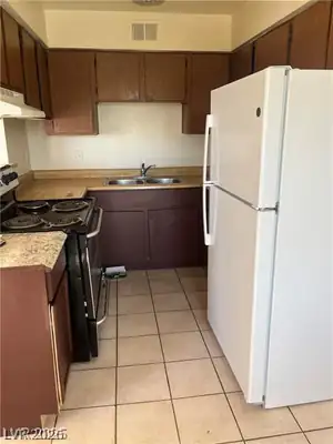 4783 Corsaire Avenue, Las Vegas, NV 89115 Kitchen