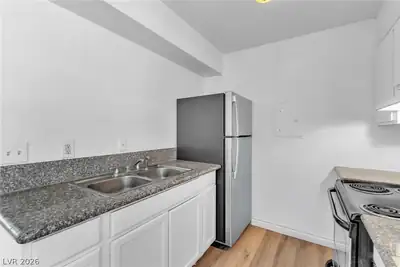 2508 East Mesquite Avenue Kitchen