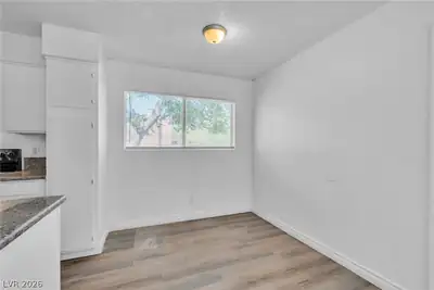 2508 East Mesquite Avenue Dining Area