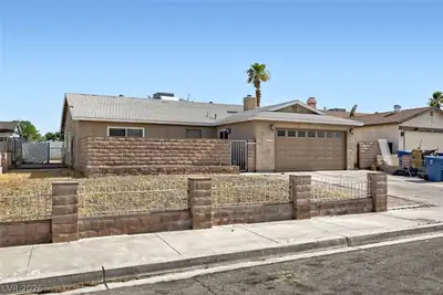 6321 Portola Road, Las Vegas, NV 89108 Front of Structure
