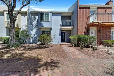 692 Tam O Shanter, Las Vegas, NV 89109 Front of Structure