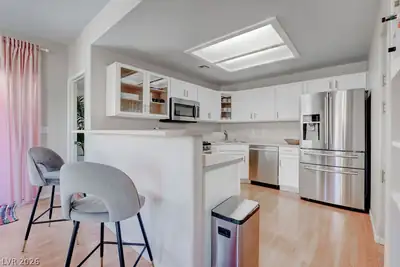 9580 West Reno Avenue 221 Kitchen