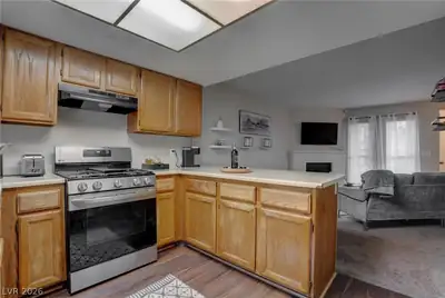 573 Sellers Place, Henderson, NV 89011 Kitchen