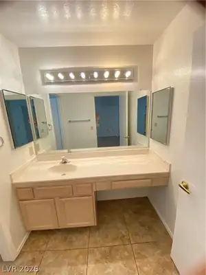9012 STARMOUNT Drive Primary Bathroom