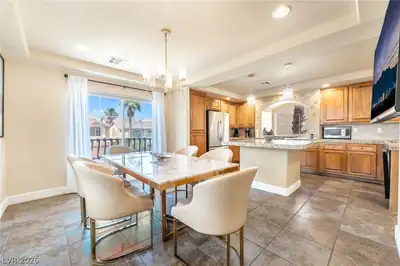 6877 Philharmonic Avenue, Las Vegas, NV 89139 Kitchen