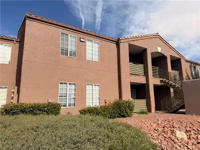 2121 Blue Breeze Drive 102 Las Vegas, NV 89128
