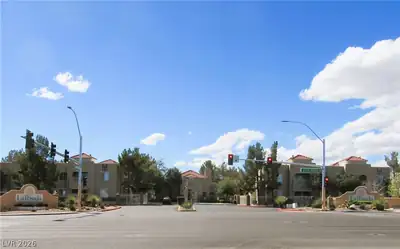 1909 High Valley Court 205 Community