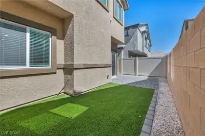 7870 Aurora Sky Street 3, North Las Vegas, NV 89084 Yard