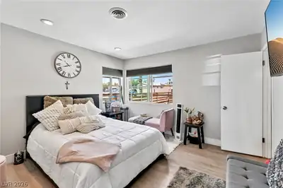 1528 Saylor Way Bedroom