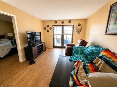 4211 Sanderling Circle 286 Living Room