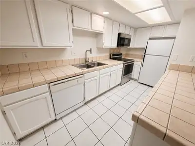 4211 Sanderling Circle 285 Kitchen