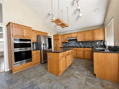 940 Cedarcliff Avenue Kitchen