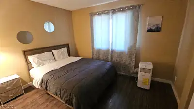 1701 East Katie Avenue 33 Bedroom