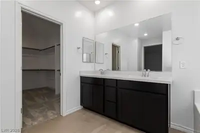 4348 Bayley Skye Avenue, Las Vegas, NV 89141 Primary Bathroom