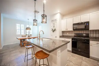 1201 Narrow Gorge Court, Henderson, NV 89002 Kitchen