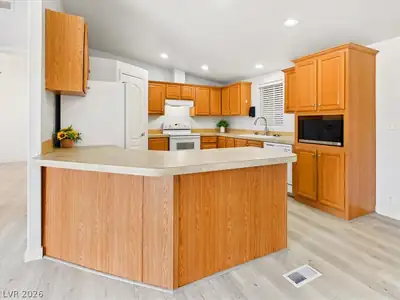 2630 West Retread Road Kitchen