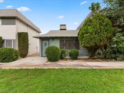 310 Greenbriar Townhouse Way, Las Vegas