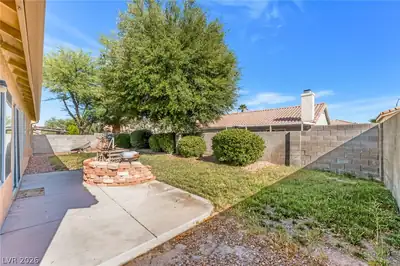1811 Night Shadow Avenue, North Las Vegas, NV 89031 Yard