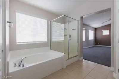 5124 Teal Petals Street, North Las Vegas, NV 89081 Primary Bathroom