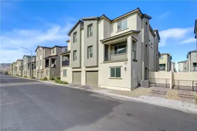 6944 Skyline Blue Street, North Las Vegas