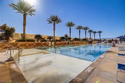 2000 North Fashion Show Drive 5612 Pool
