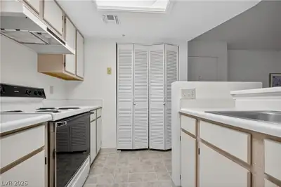 3550 Bay Sands Drive 1027, Laughlin, NV 89029 Kitchen