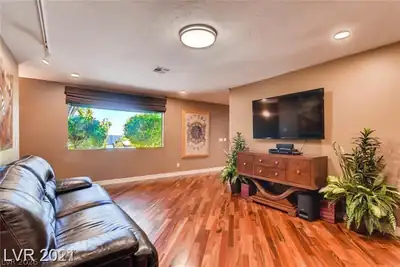 121 East Mulberry Drive Living Room