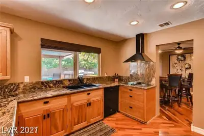 121 East Mulberry Drive Kitchen