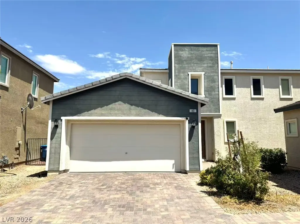 43 Heathrow Lake Avenue, North Las Vegas, NV 89084