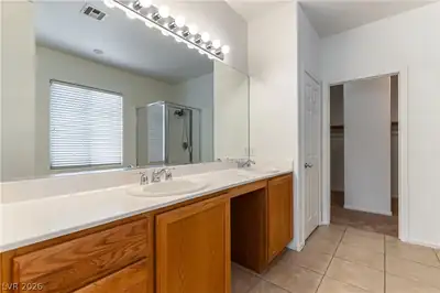 8109 Slate Falls Street, North Las Vegas, NV 89085 Primary Bathroom