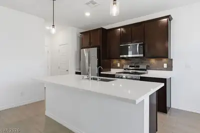 9976 Iron Creek Avenue, Las Vegas, NV 89178 Kitchen
