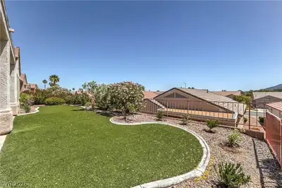 2000 High Mesa Drive Yard