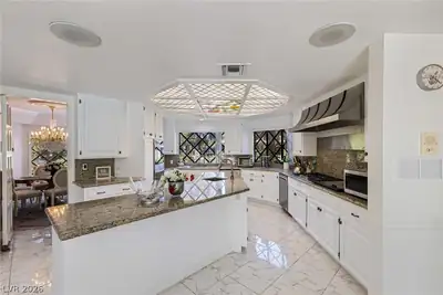 221 Dalmatian Lane, Las Vegas, NV 89107 