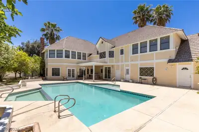 221 Dalmatian Lane, Las Vegas, NV 89107 