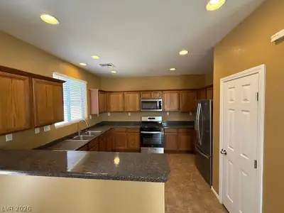 9288 Cabin Cove Avenue, Las Vegas, NV 89148 Kitchen
