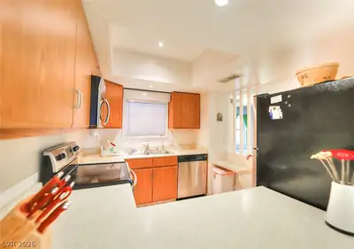 3823 South Maryland Parkway K11, Las Vegas, NV 89119 Kitchen