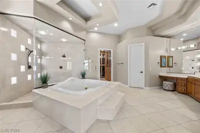 9708 Winter Palace Drive, Las Vegas, NV 89145 Primary Bathroom