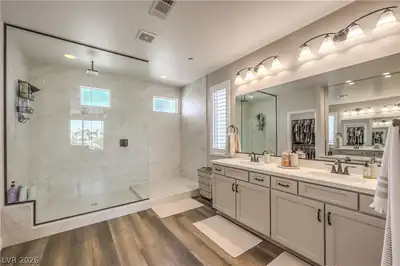 11542 Salt Creek Avenue, Las Vegas, NV 89138 Primary Bathroom
