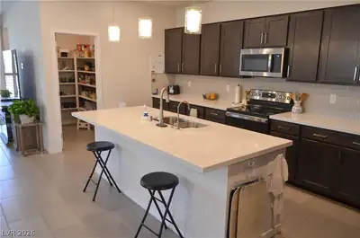 5528 Eleganza Avenue, Pahrump, NV 89061 Kitchen